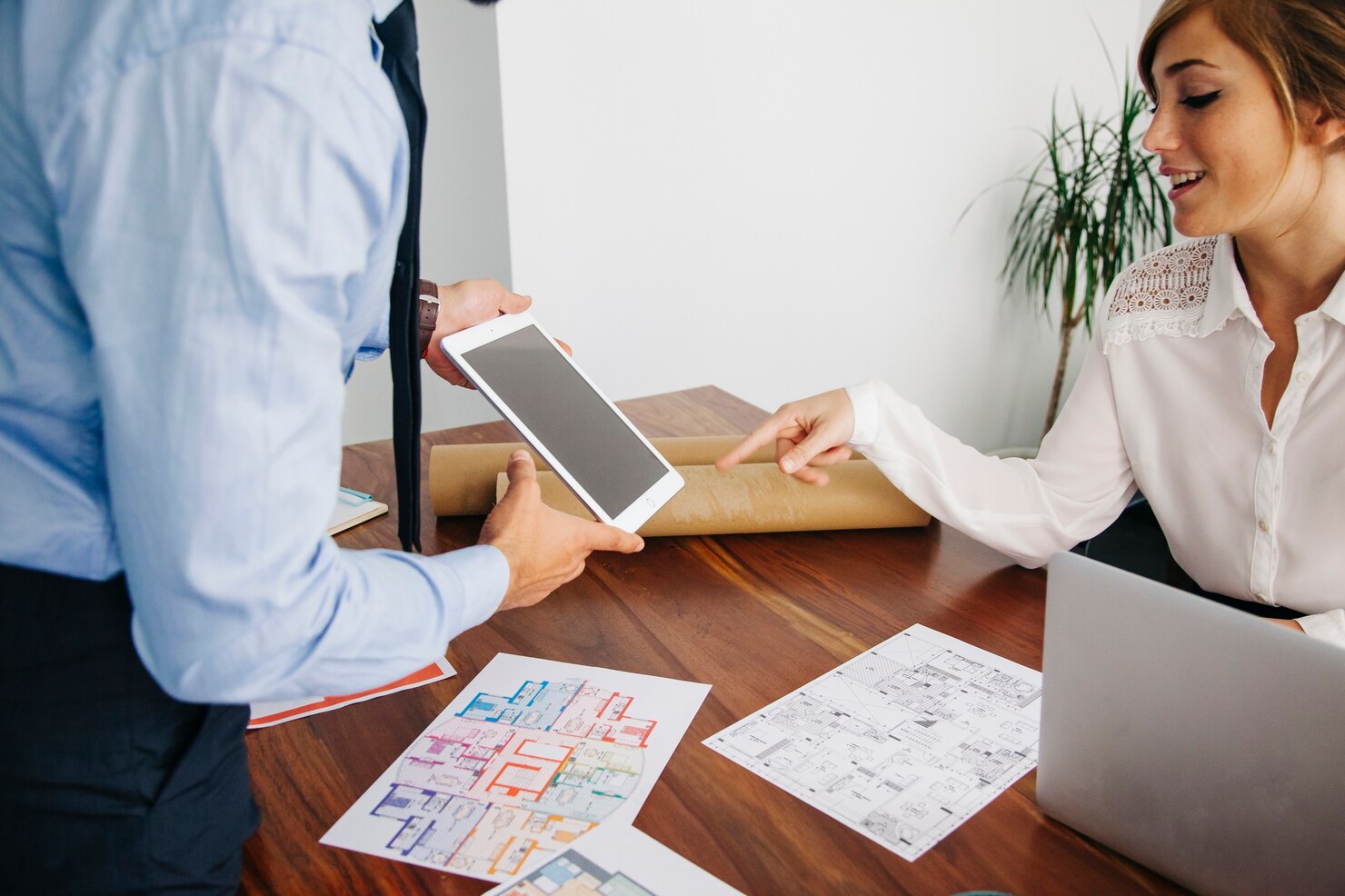 empresarios inmobiliarios tableta 23 2147653329